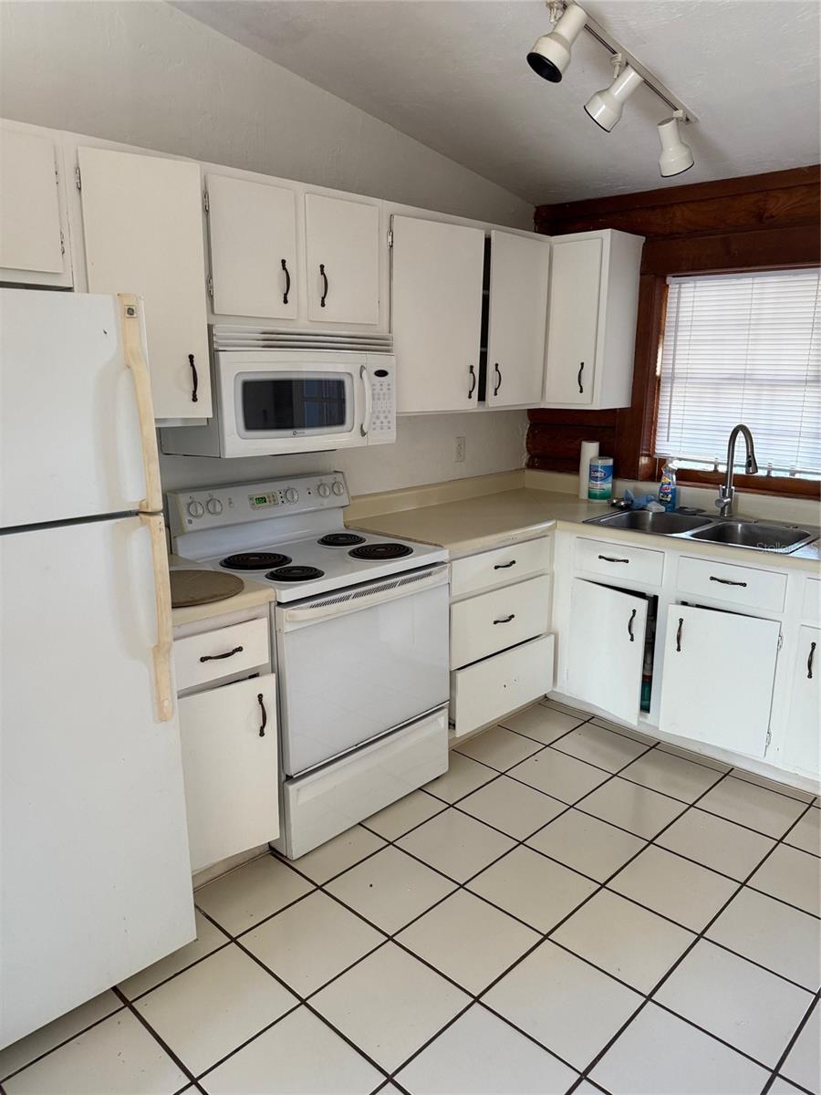 Image 7 of 20 For 1207 3rd Avenue E A & B