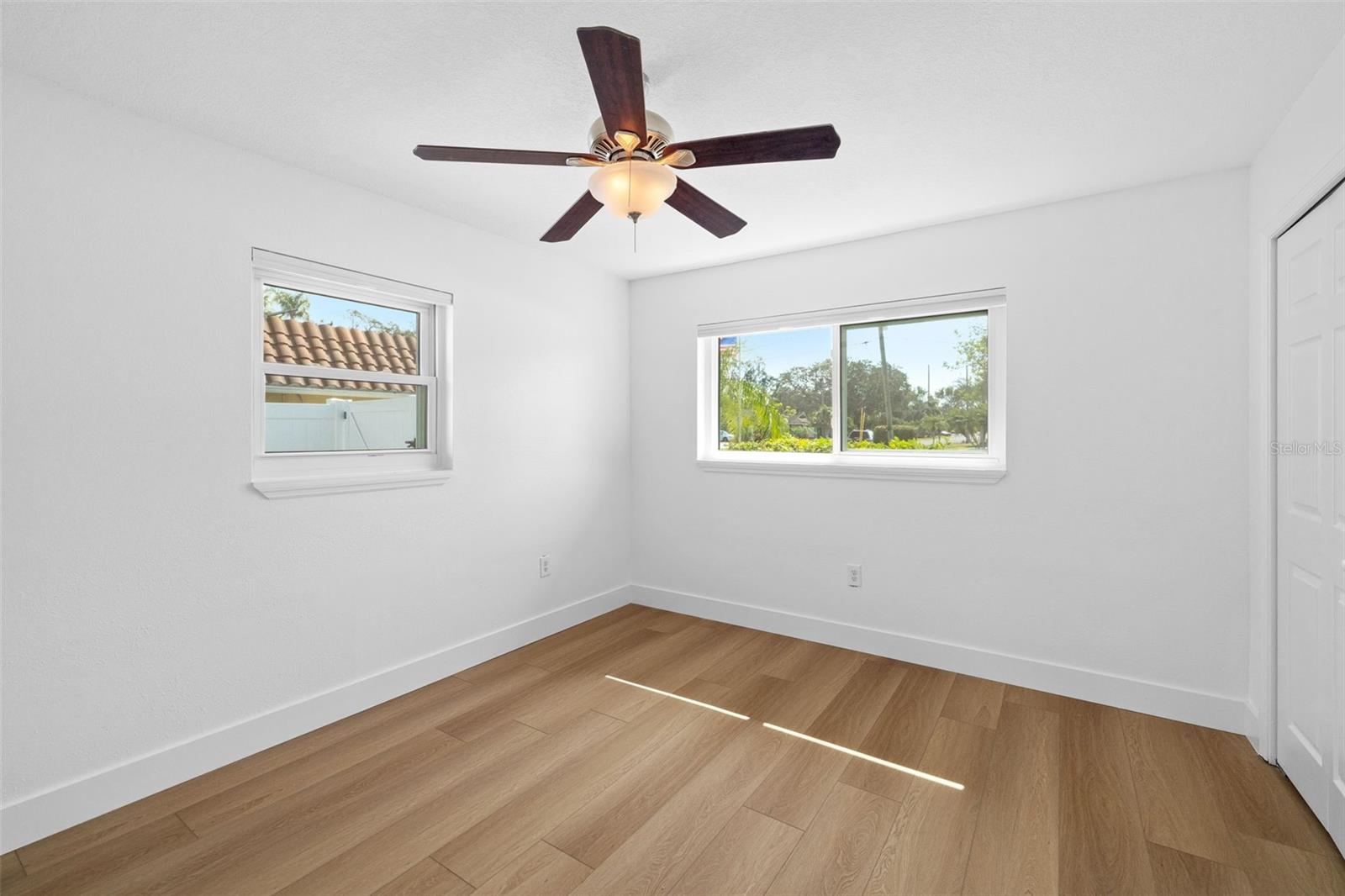 Listing photo id 29 for 6926 Magellan Way