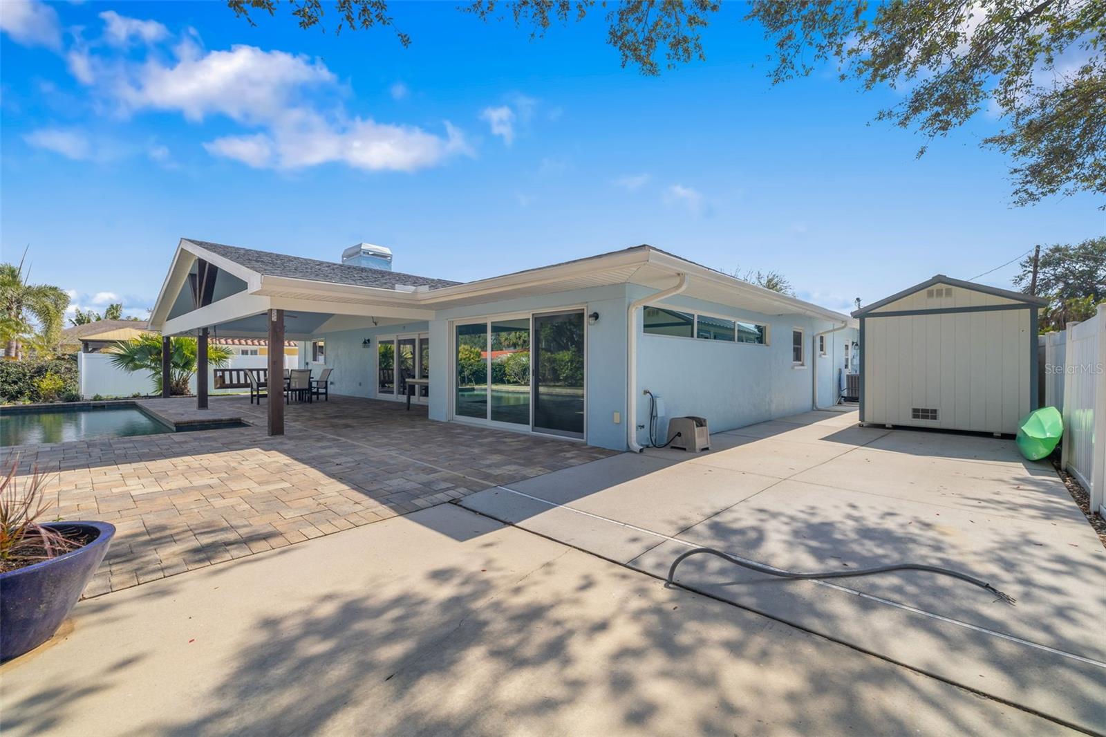 Listing photo id 37 for 6926 Magellan Way