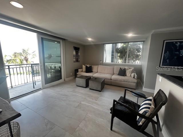 Image 10 of 81 For 4822 Ocean Boulevard 2f