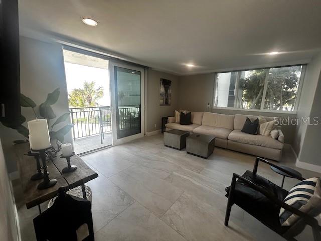 Image 9 of 81 For 4822 Ocean Boulevard 2f