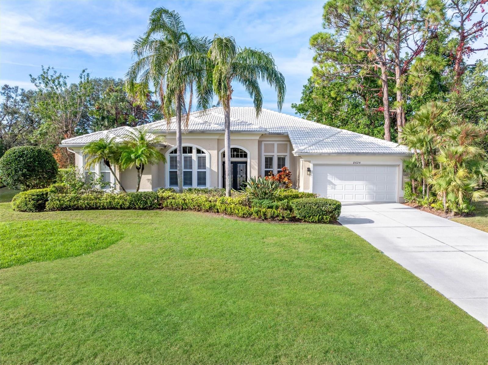 Details for 8624 Woodbriar Drive, SARASOTA, FL 34238