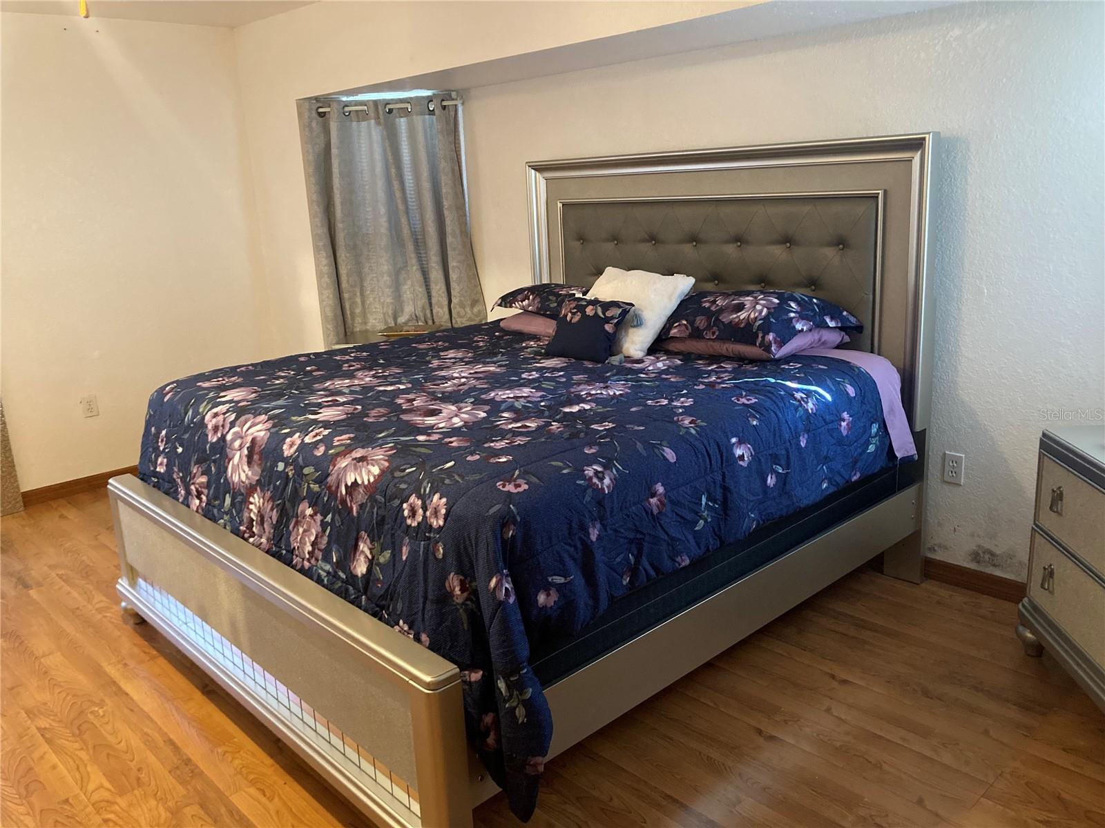 Image 15 of 23 For 22389 Elmira Boulevard