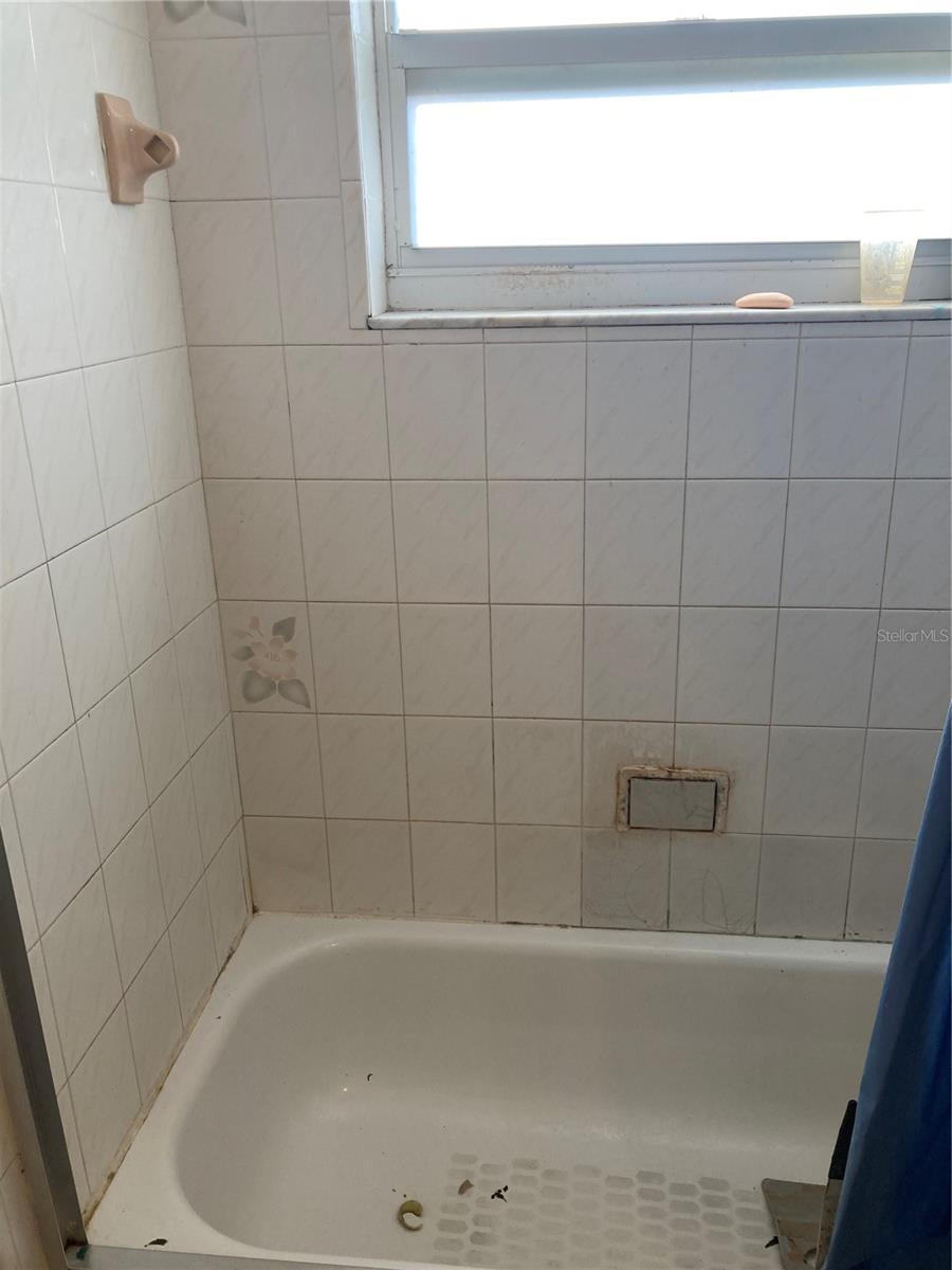 Image 21 of 23 For 22389 Elmira Boulevard