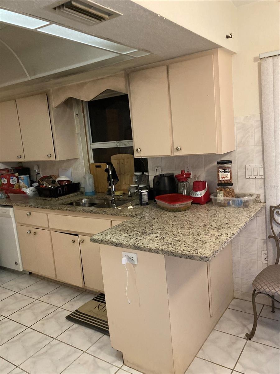 Image 4 of 23 For 22389 Elmira Boulevard
