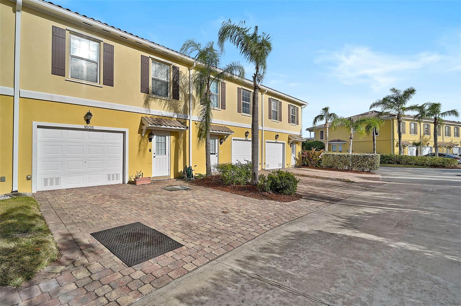 Image 28 of 43 For 1605 Napoli Drive W
