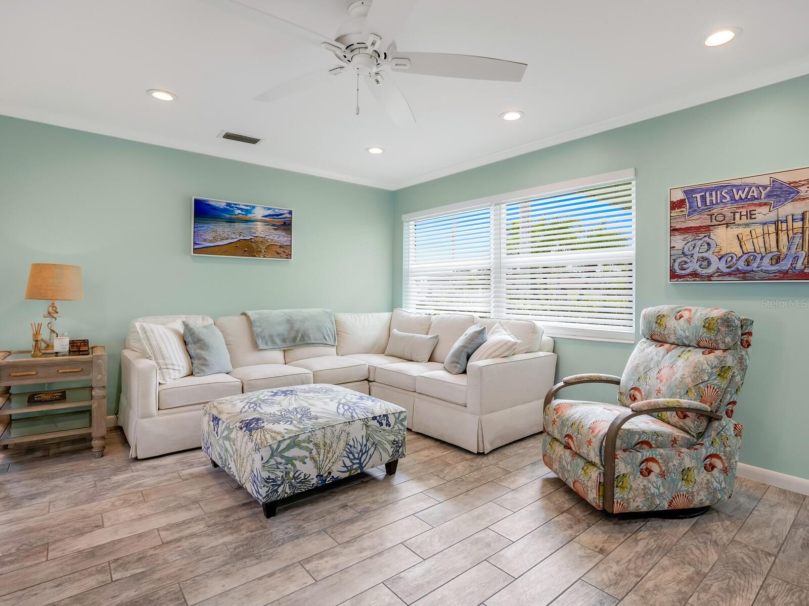 Image 11 of 61 For 5303 Coral Boulevard