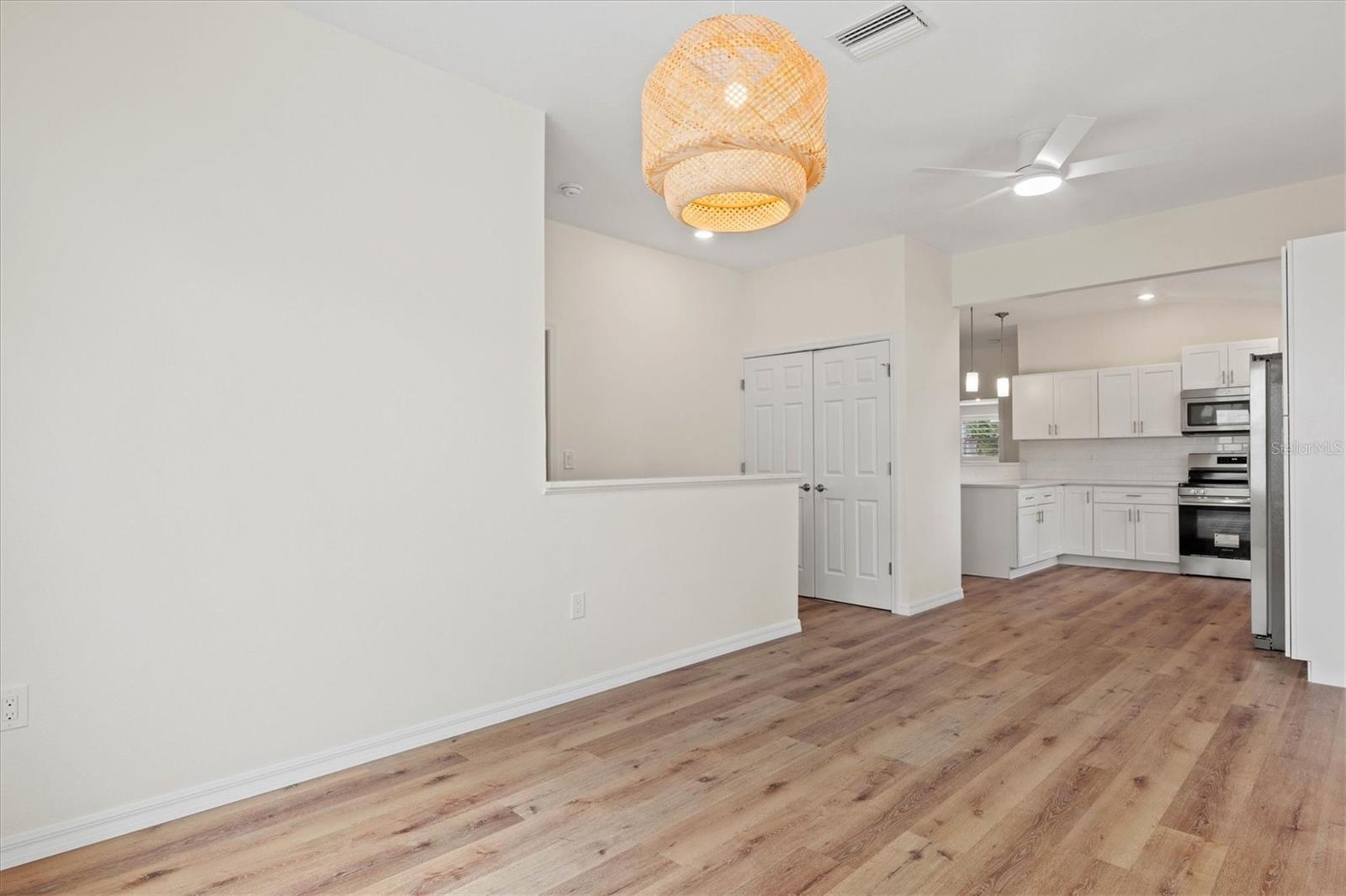 Image 13 of 30 For 939 Cronley Place
