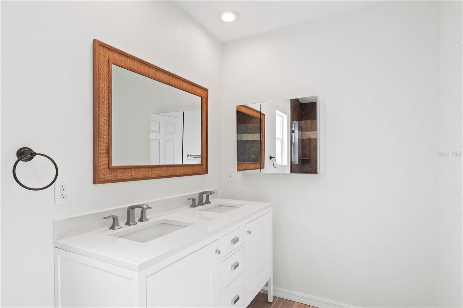 Image 18 of 30 For 939 Cronley Place