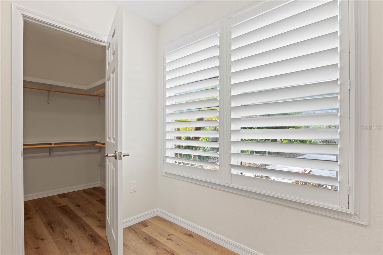 Image 19 of 30 For 939 Cronley Place