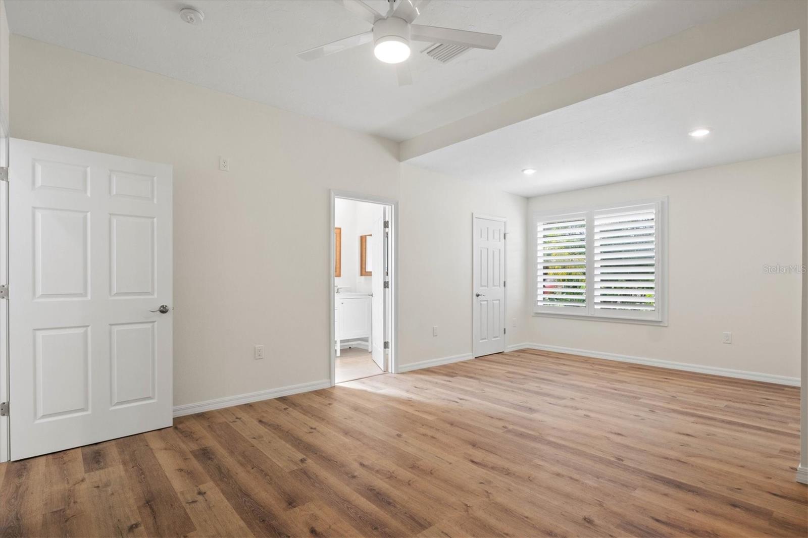 Image 20 of 30 For 939 Cronley Place