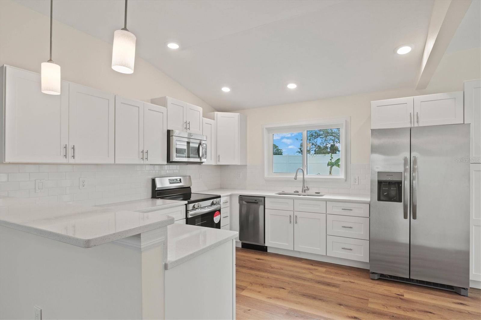 Image 3 of 30 For 939 Cronley Place