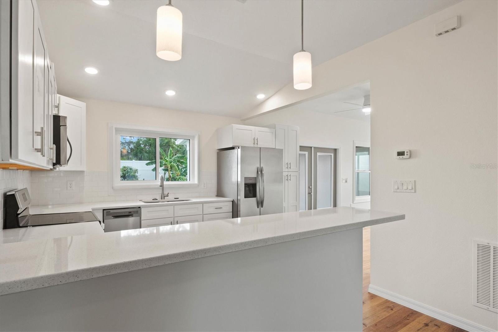 Image 4 of 30 For 939 Cronley Place