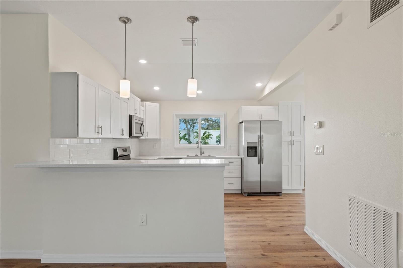 Image 5 of 30 For 939 Cronley Place
