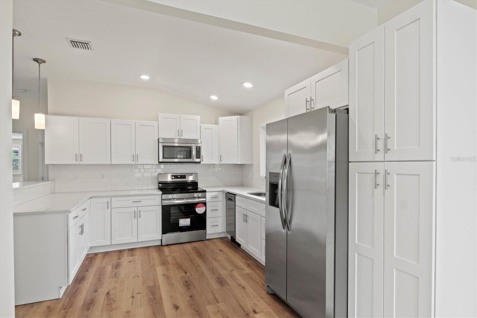 Image 7 of 30 For 939 Cronley Place