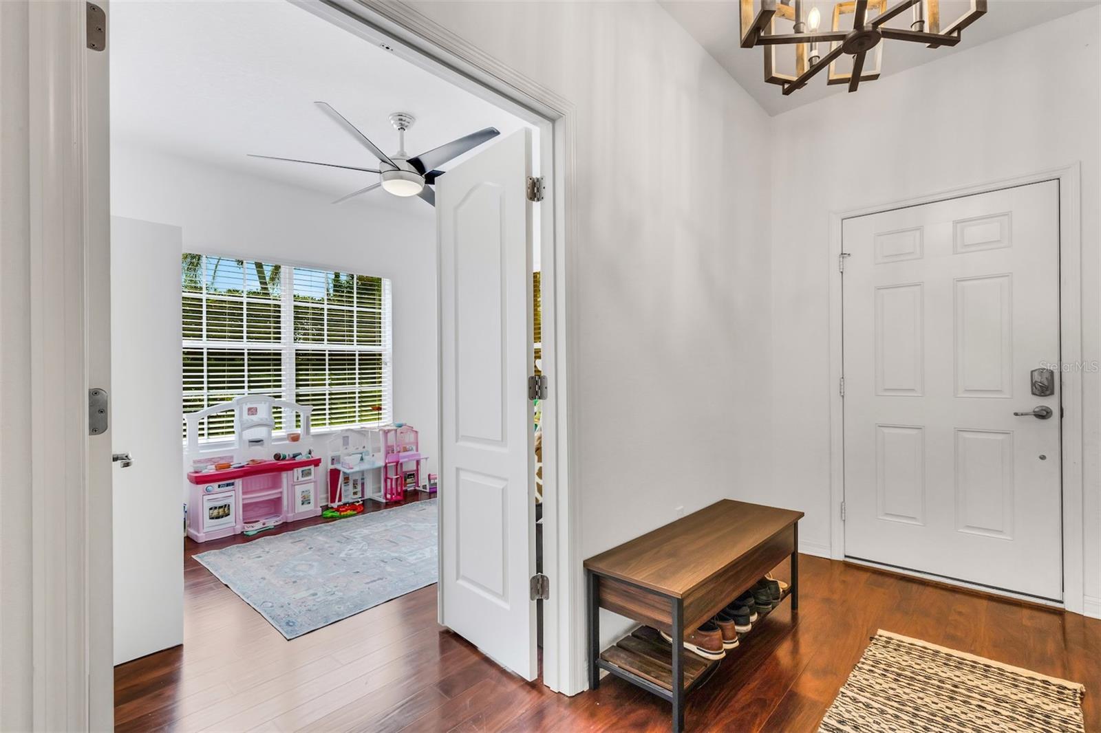 Listing photo id 2 for 11804 Sawgrass Lake Terrace