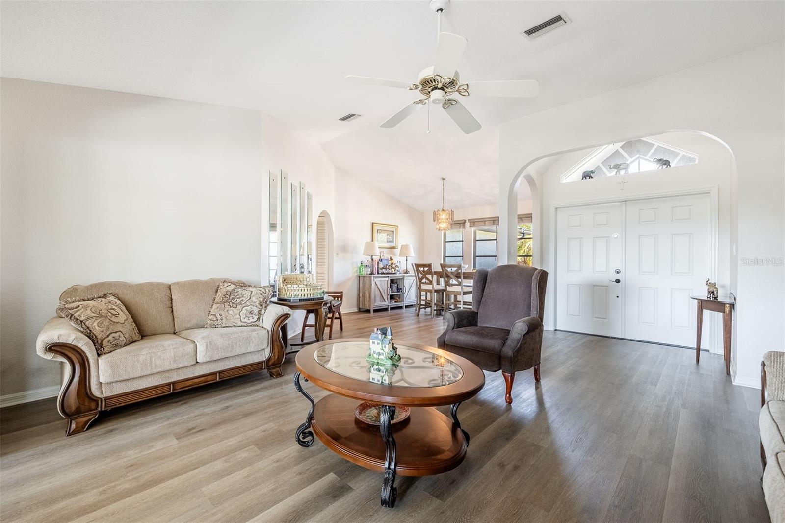 Image 2 of 46 For 949 Chevy Chase Street
