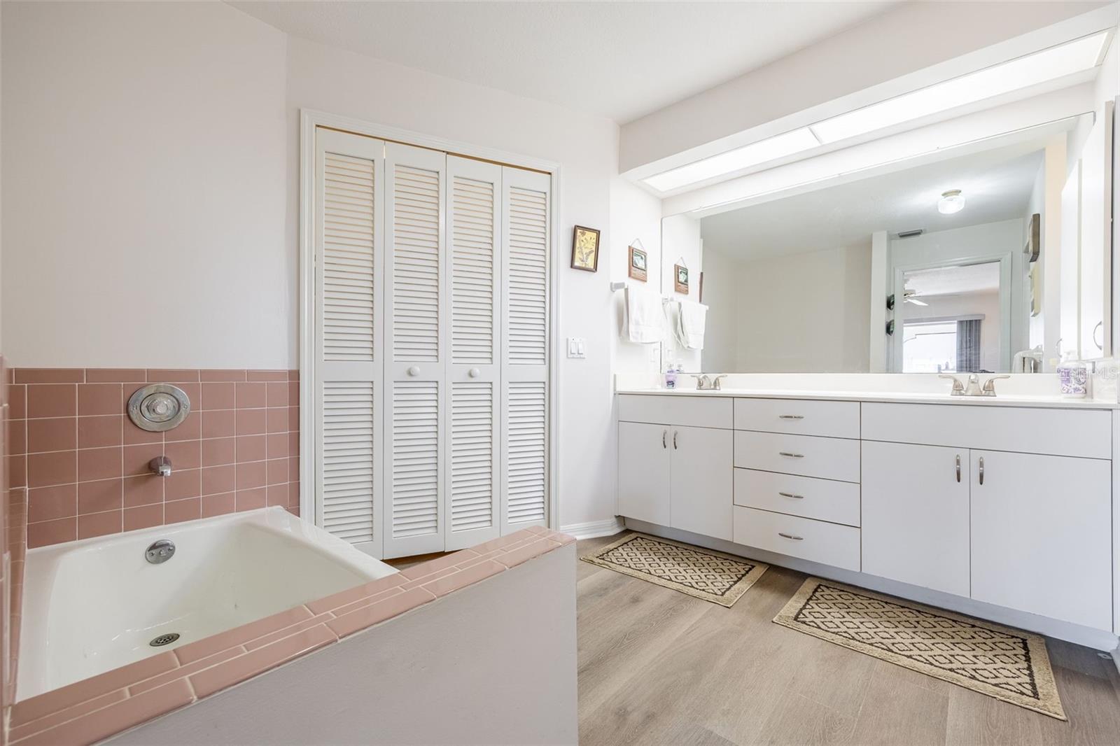 Image 31 of 46 For 949 Chevy Chase Street
