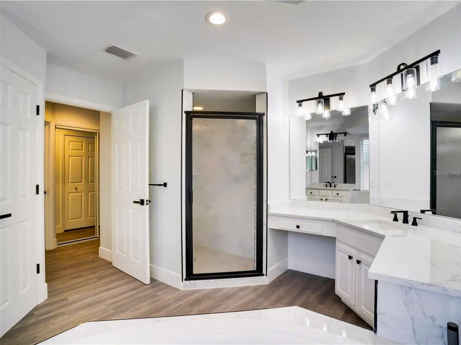 Listing photo id 17 for 7724 Us Open Loop