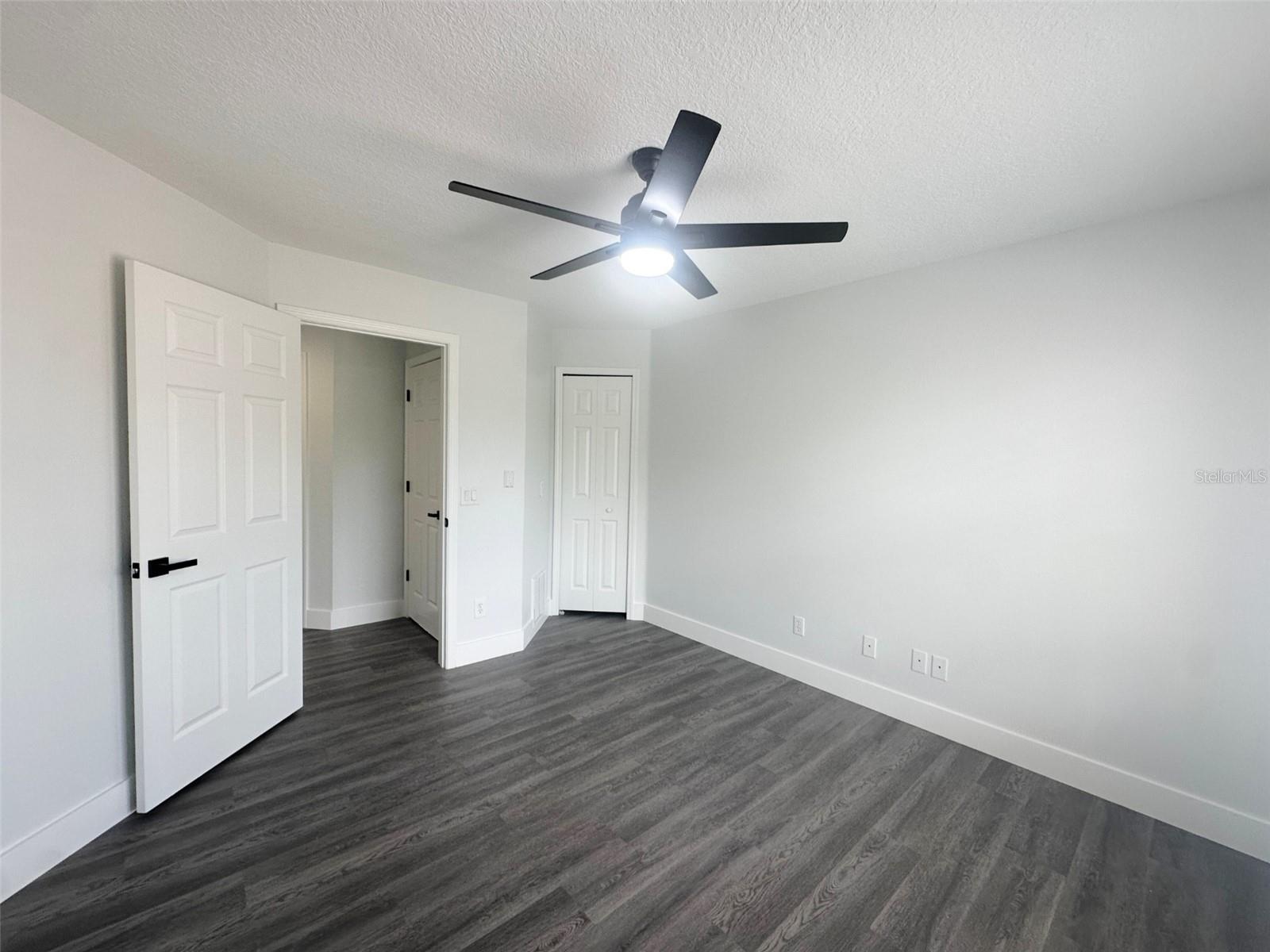 Listing photo id 25 for 7724 Us Open Loop