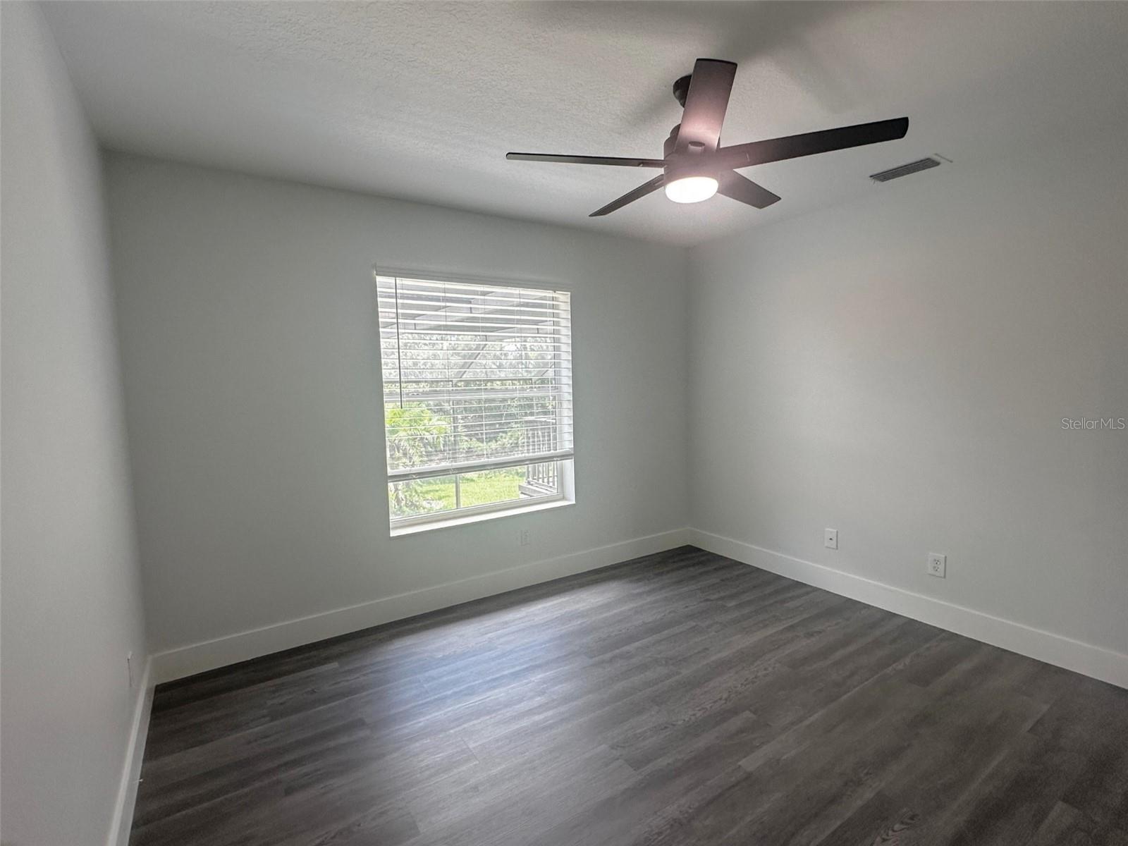 Listing photo id 27 for 7724 Us Open Loop