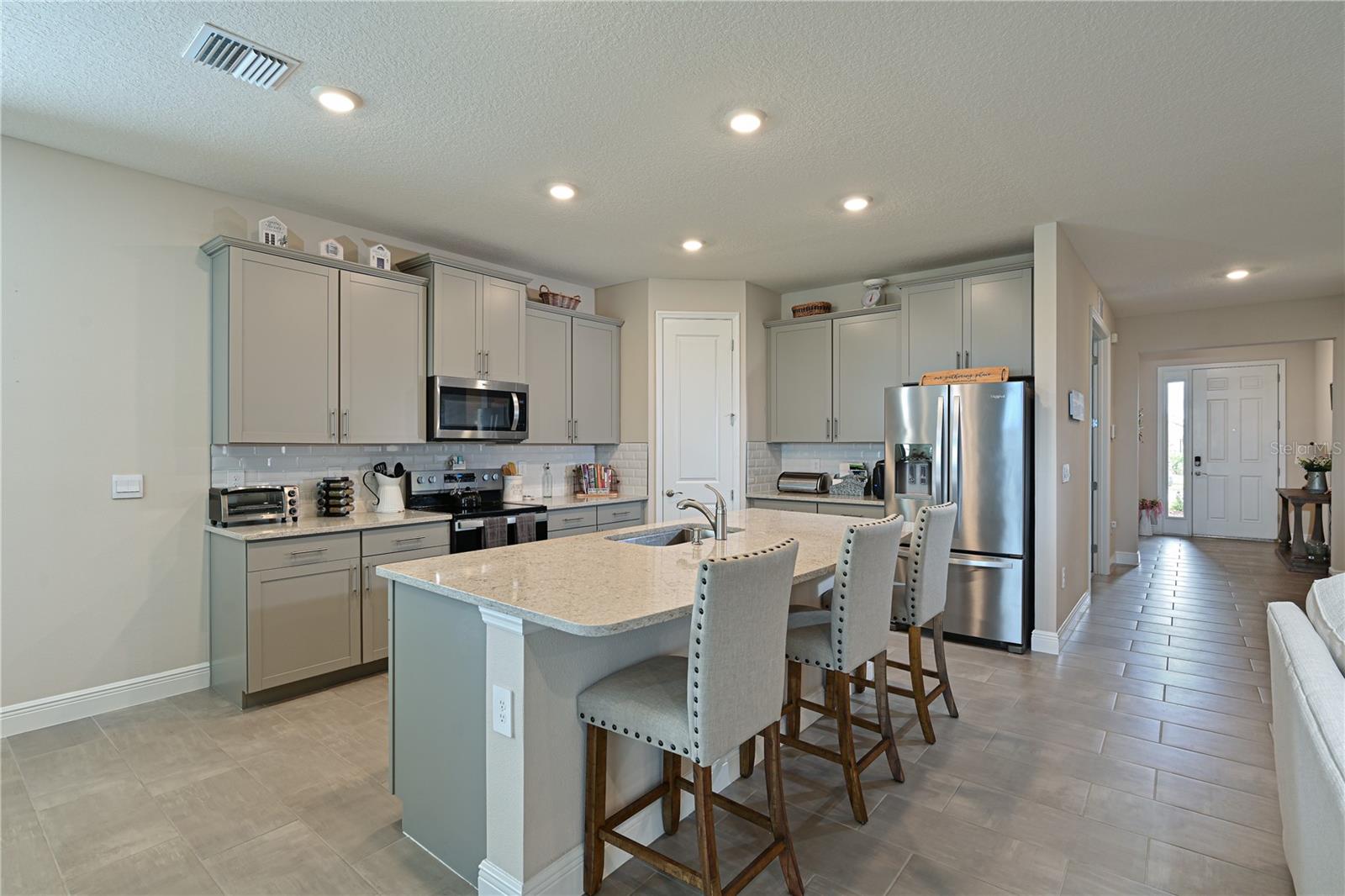 Image 5 of 48 For 17723 Gulf Ranch Place