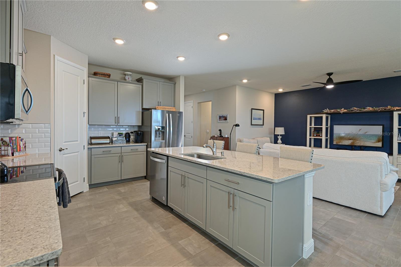 Image 6 of 48 For 17723 Gulf Ranch Place