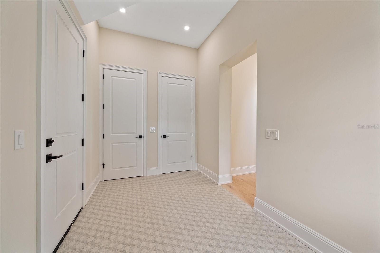 Listing photo id 20 for 656 Tropical Circle