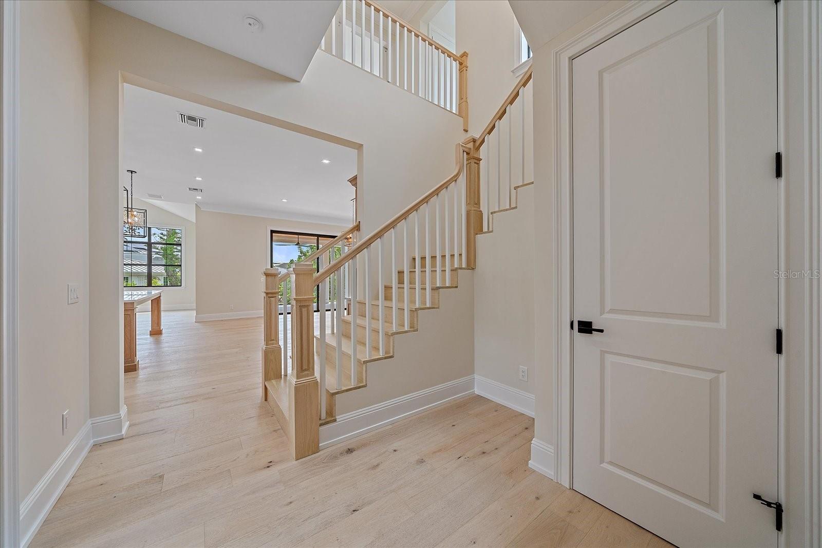 Listing photo id 22 for 656 Tropical Circle