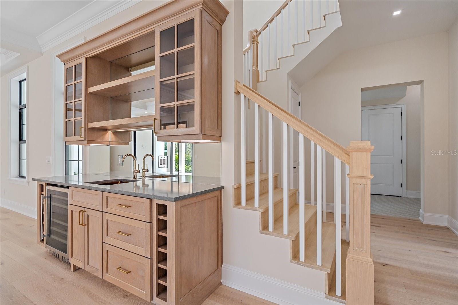 Listing photo id 26 for 656 Tropical Circle