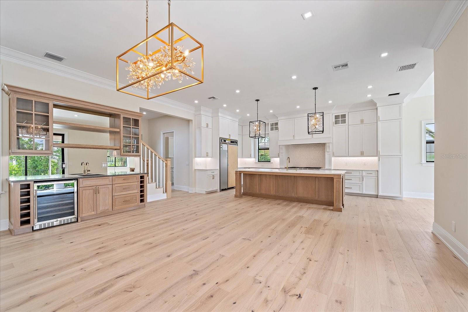 Listing photo id 28 for 656 Tropical Circle