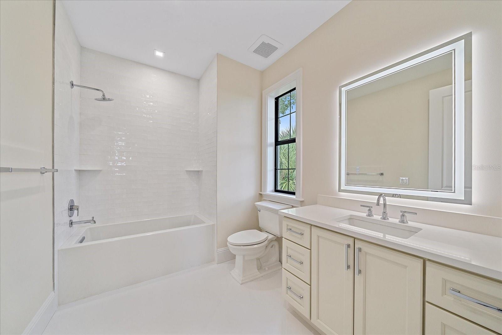 Listing photo id 41 for 656 Tropical Circle