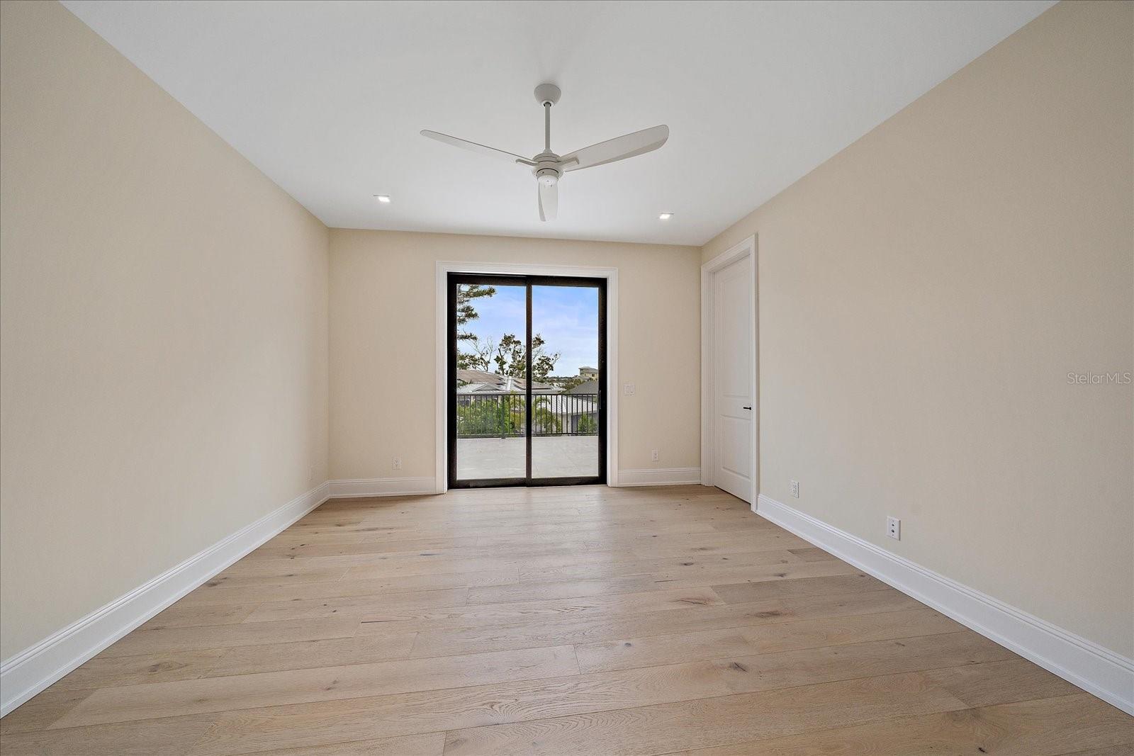 Listing photo id 43 for 656 Tropical Circle