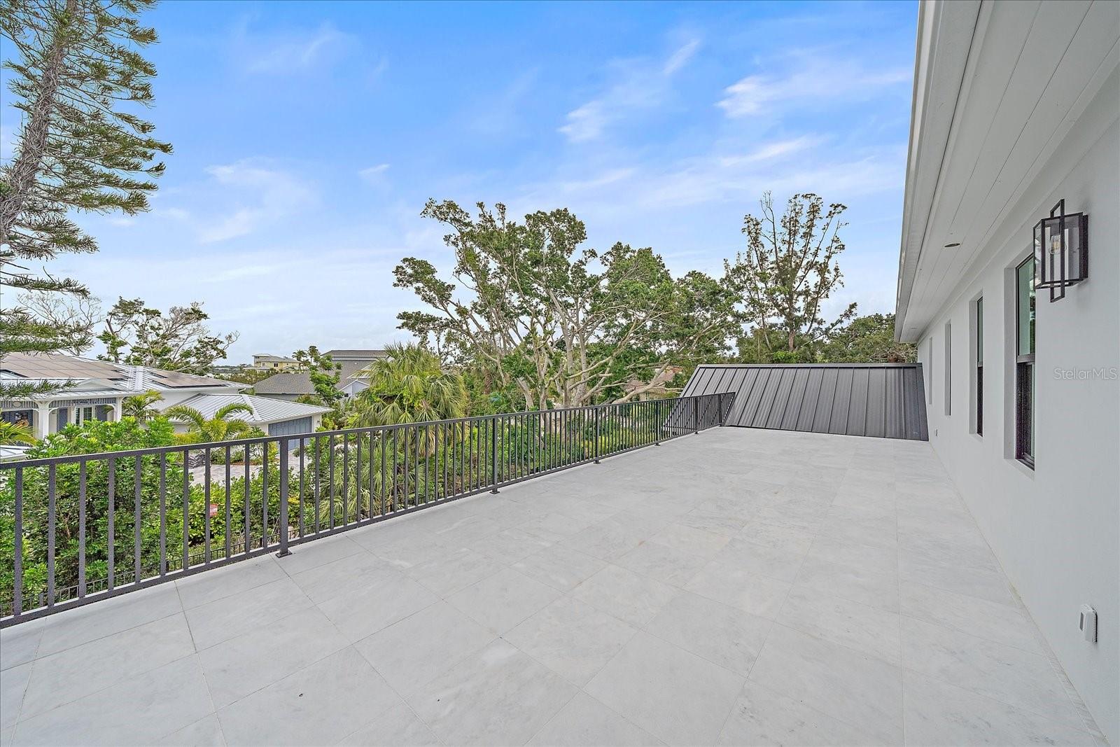 Listing photo id 45 for 656 Tropical Circle