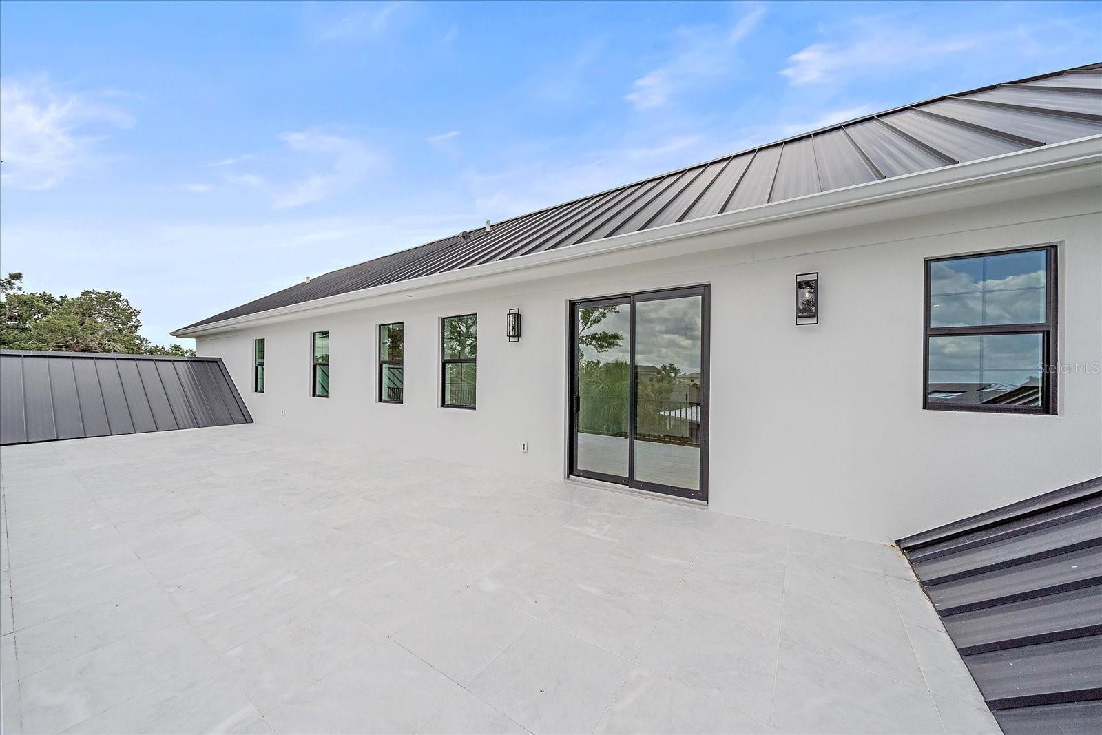 Listing photo id 46 for 656 Tropical Circle