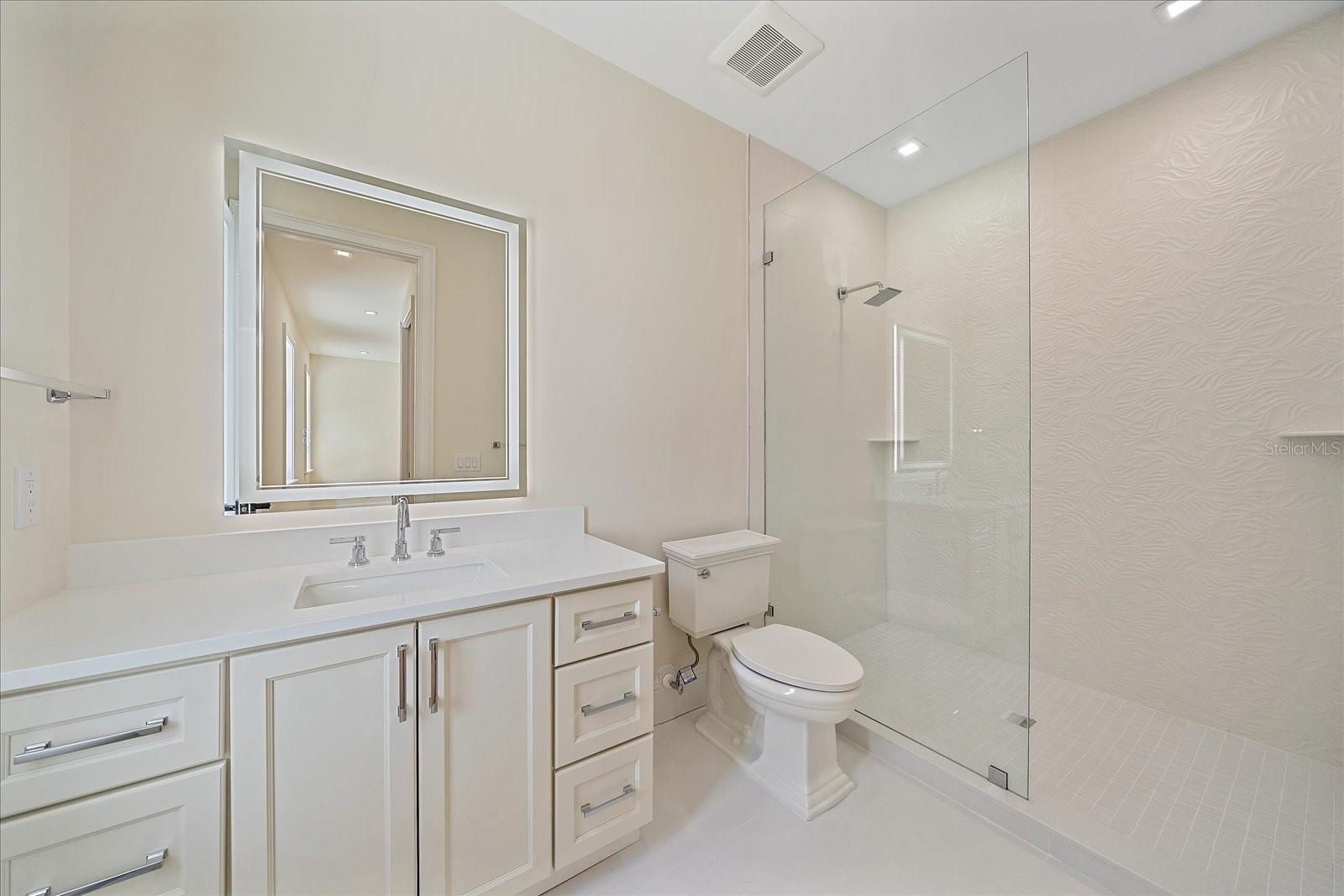 Listing photo id 52 for 656 Tropical Circle
