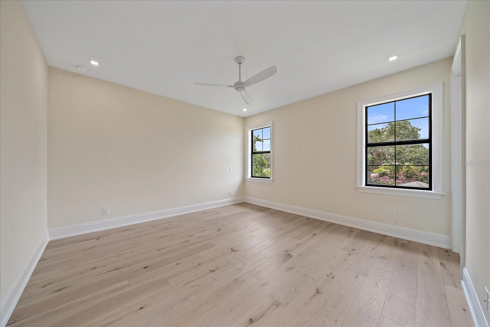 Listing photo id 54 for 656 Tropical Circle