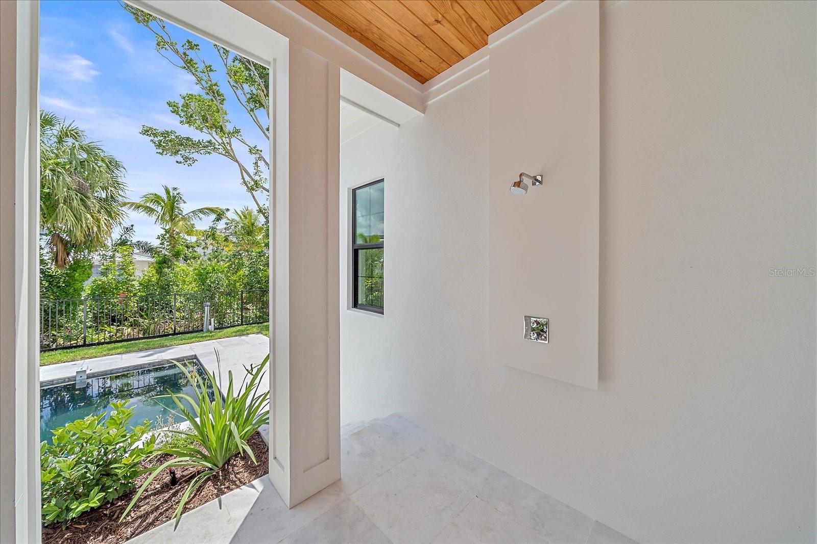 Listing photo id 59 for 656 Tropical Circle