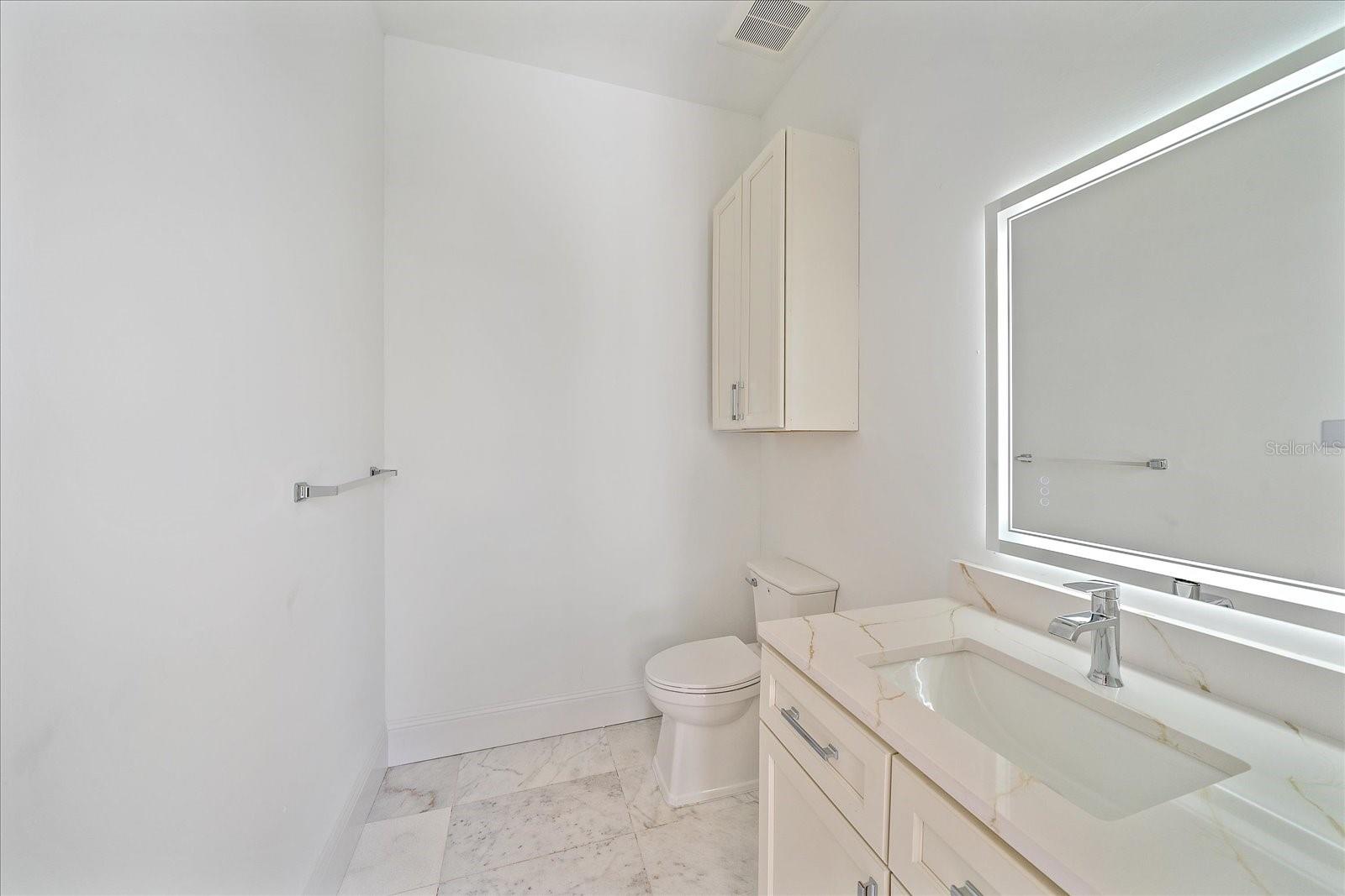 Listing photo id 60 for 656 Tropical Circle