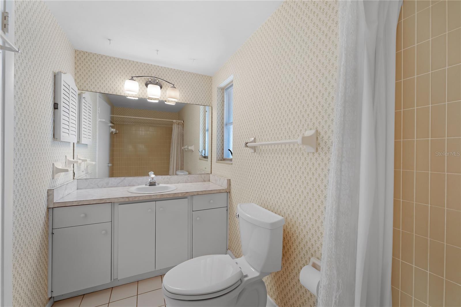 Listing photo id 20 for 5630 Saint Louis Avenue