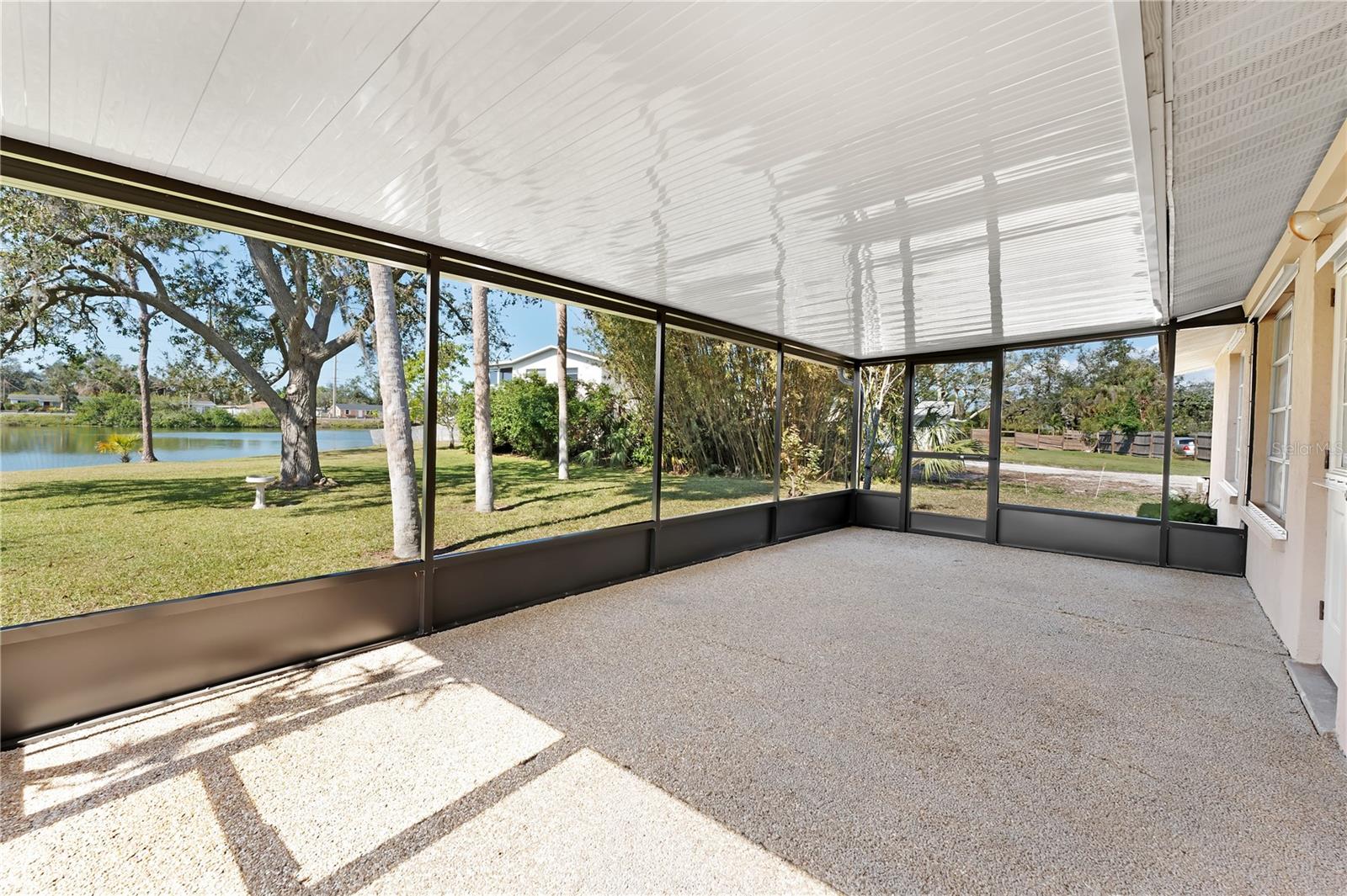 Listing photo id 41 for 5630 Saint Louis Avenue