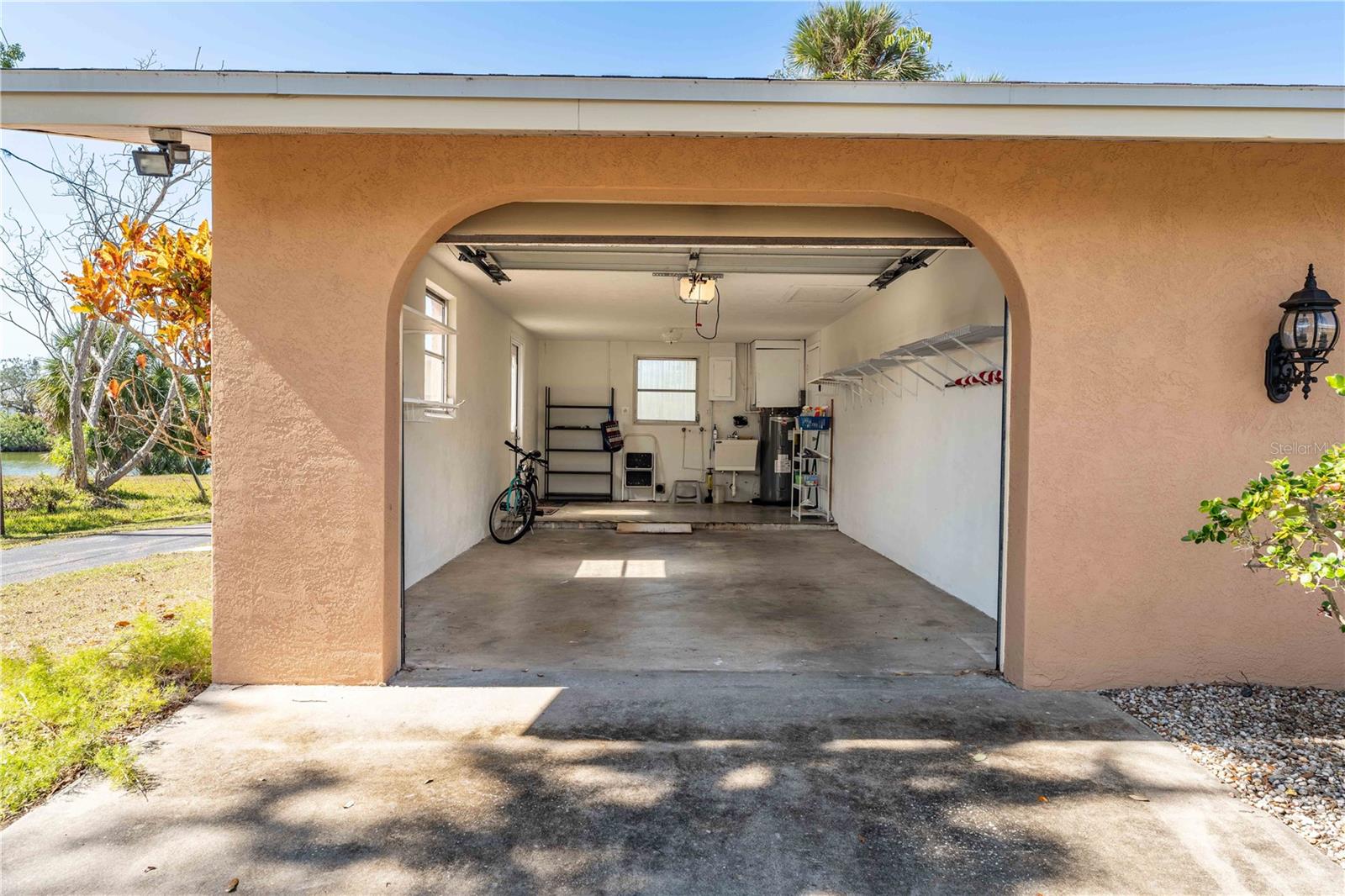 Listing photo id 50 for 5630 Saint Louis Avenue