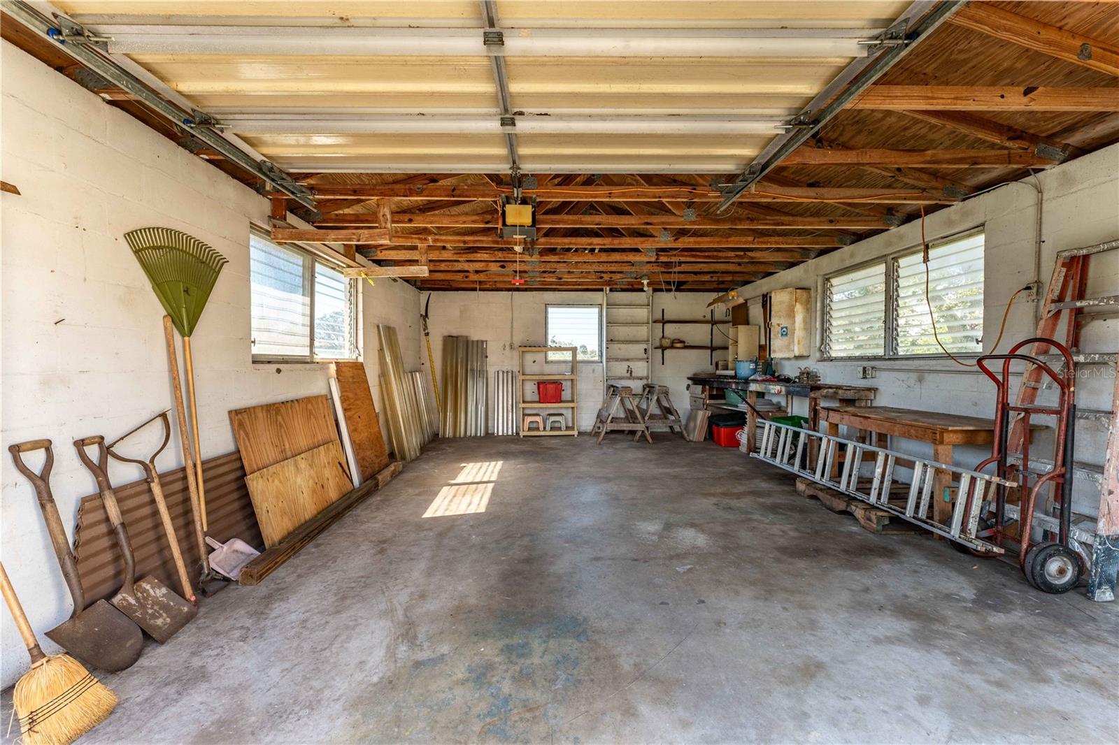 Listing photo id 52 for 5630 Saint Louis Avenue