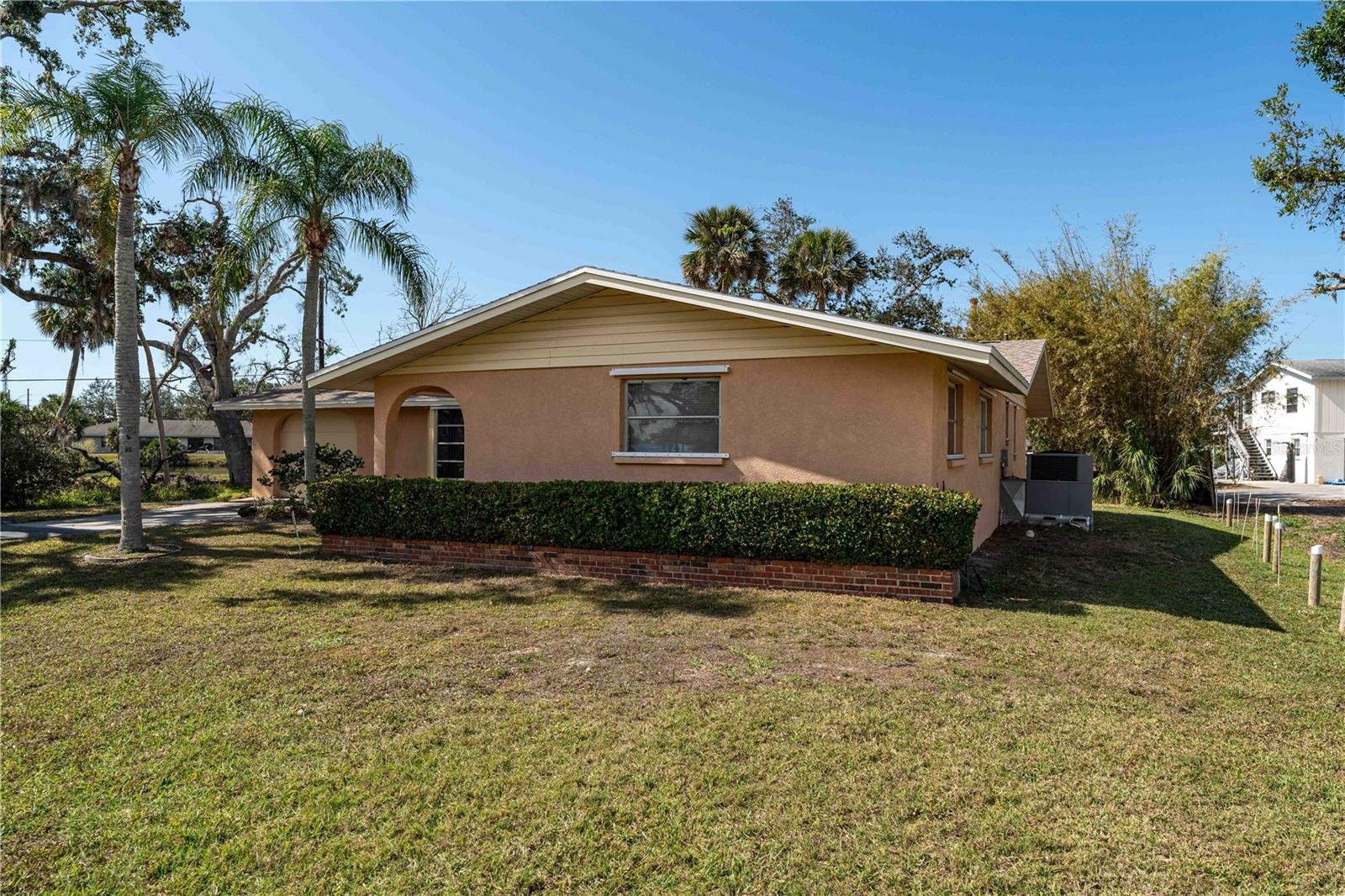 Listing photo id 58 for 5630 Saint Louis Avenue