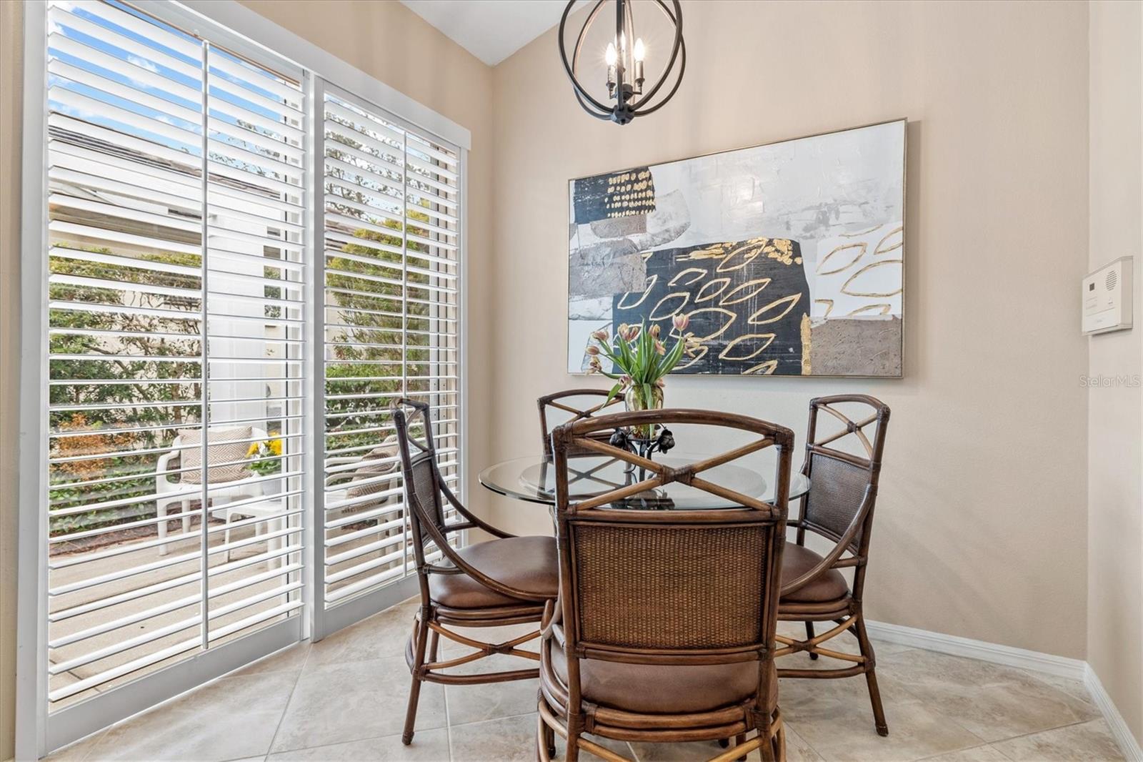 Image 13 of 76 For 7327 Kensington Court
