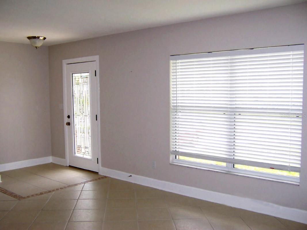 Image 11 of 24 For 1053 Executive Center Drive