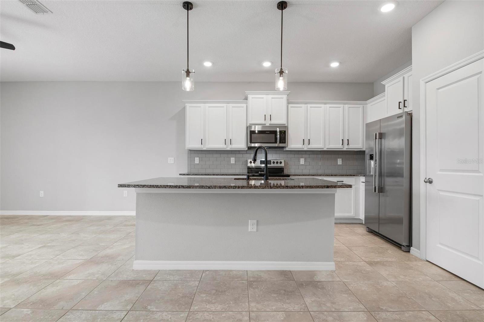 Image 11 of 29 For 8737 Daydream Street