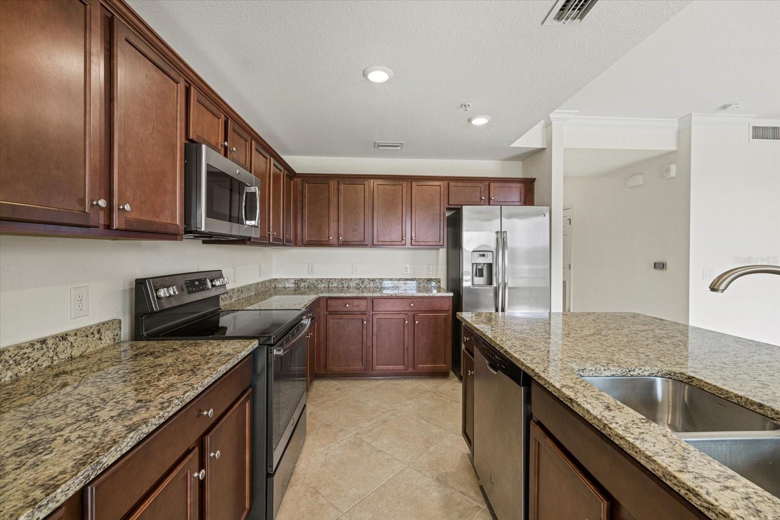 Image 16 of 44 For 16904 Vardon Terrace 102