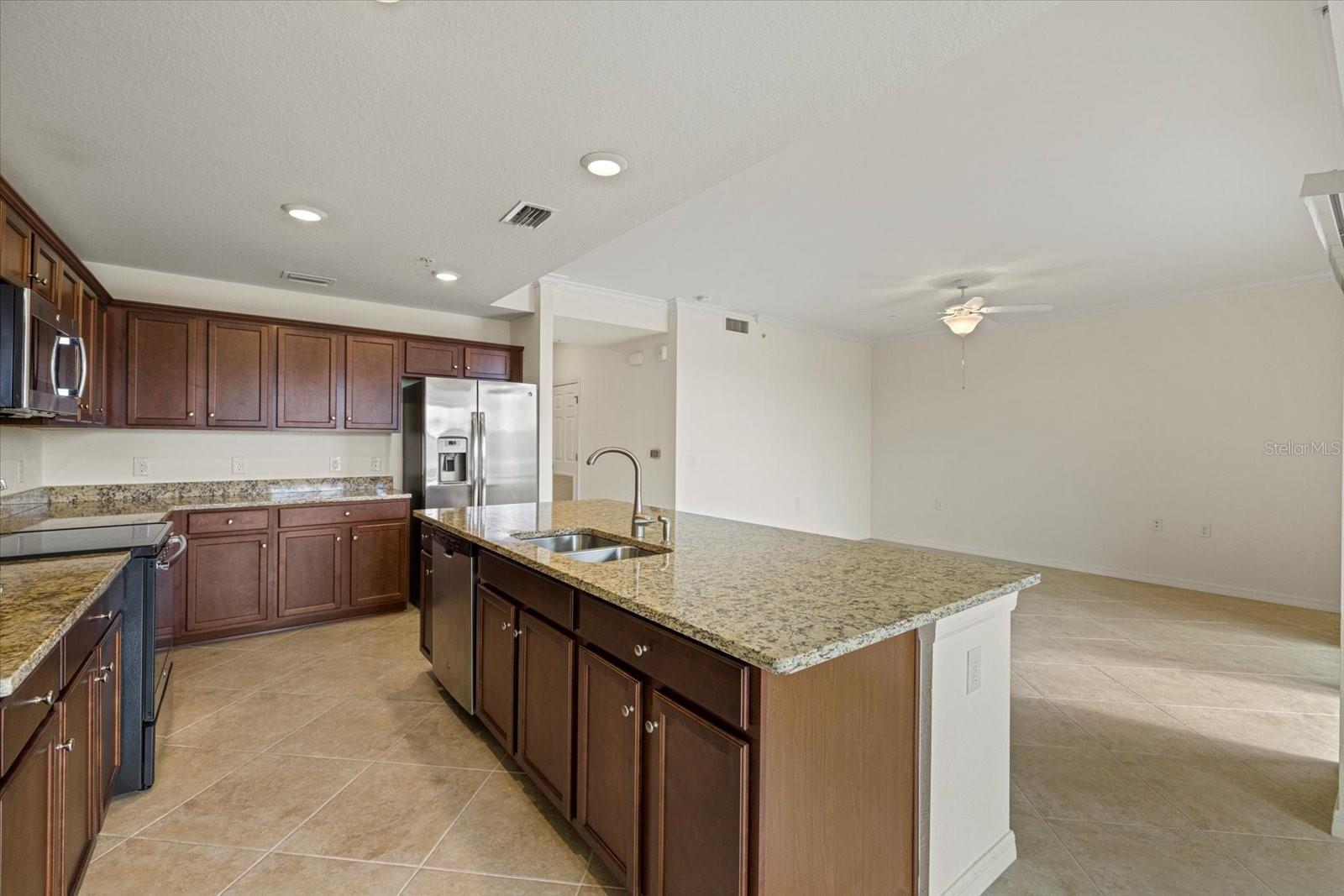 Image 17 of 44 For 16904 Vardon Terrace 102