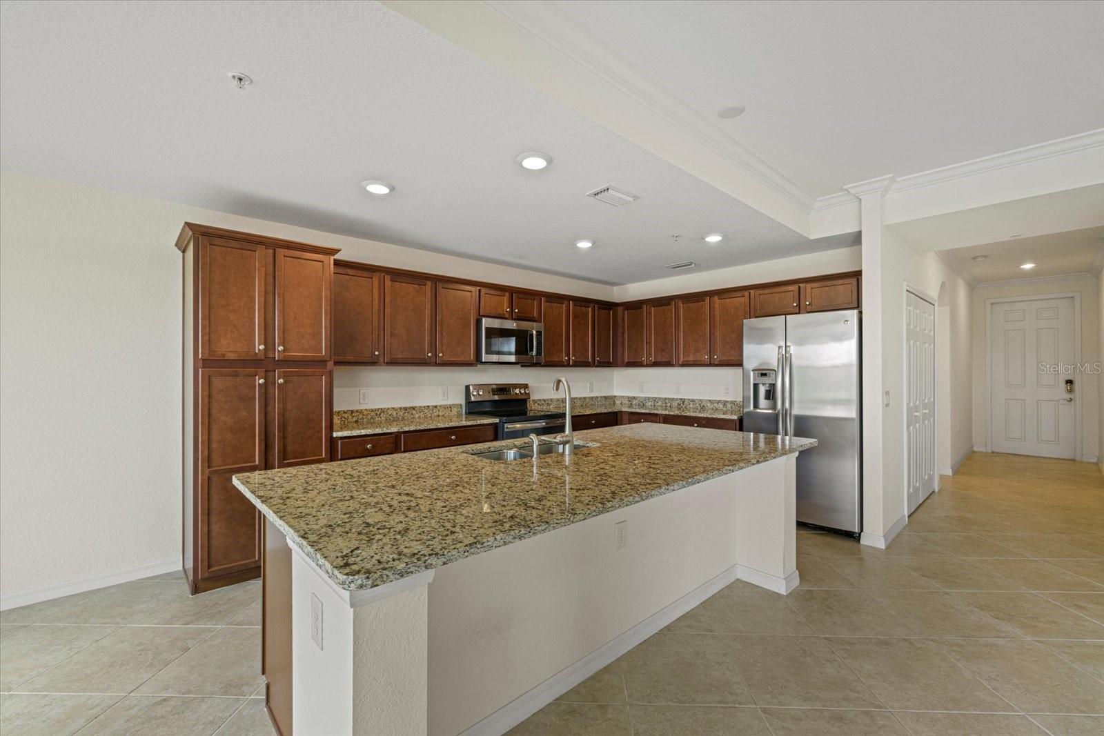 Image 22 of 44 For 16904 Vardon Terrace 102